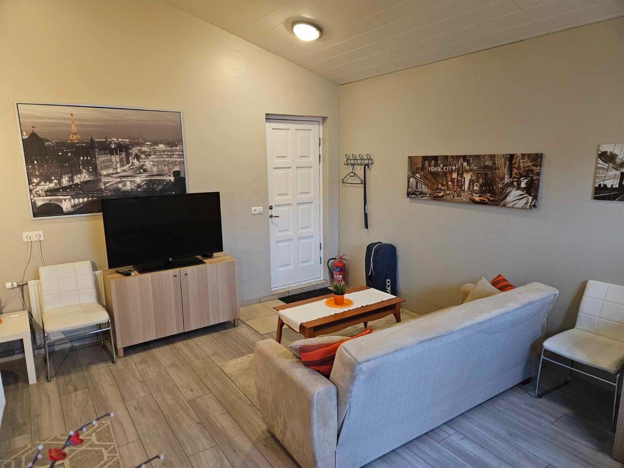 Private Studio Apartment Near The Airport Njarthvik Exterior photo